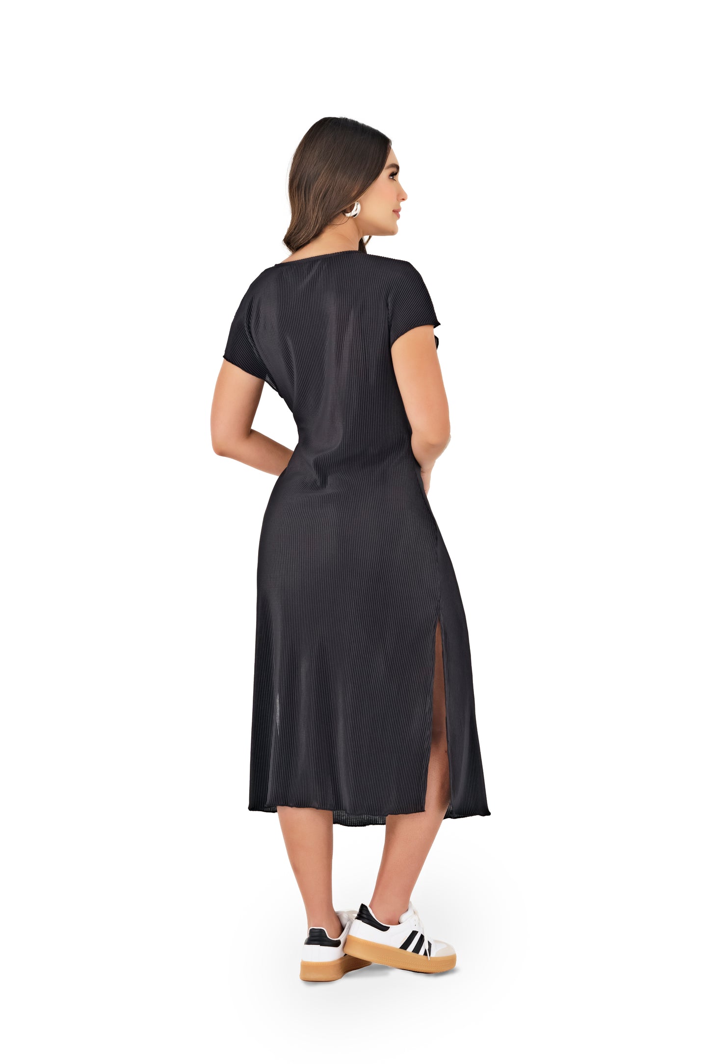 "Vestido Largo Negro: Elegancia Atemporal y Estilo Sofisticado"