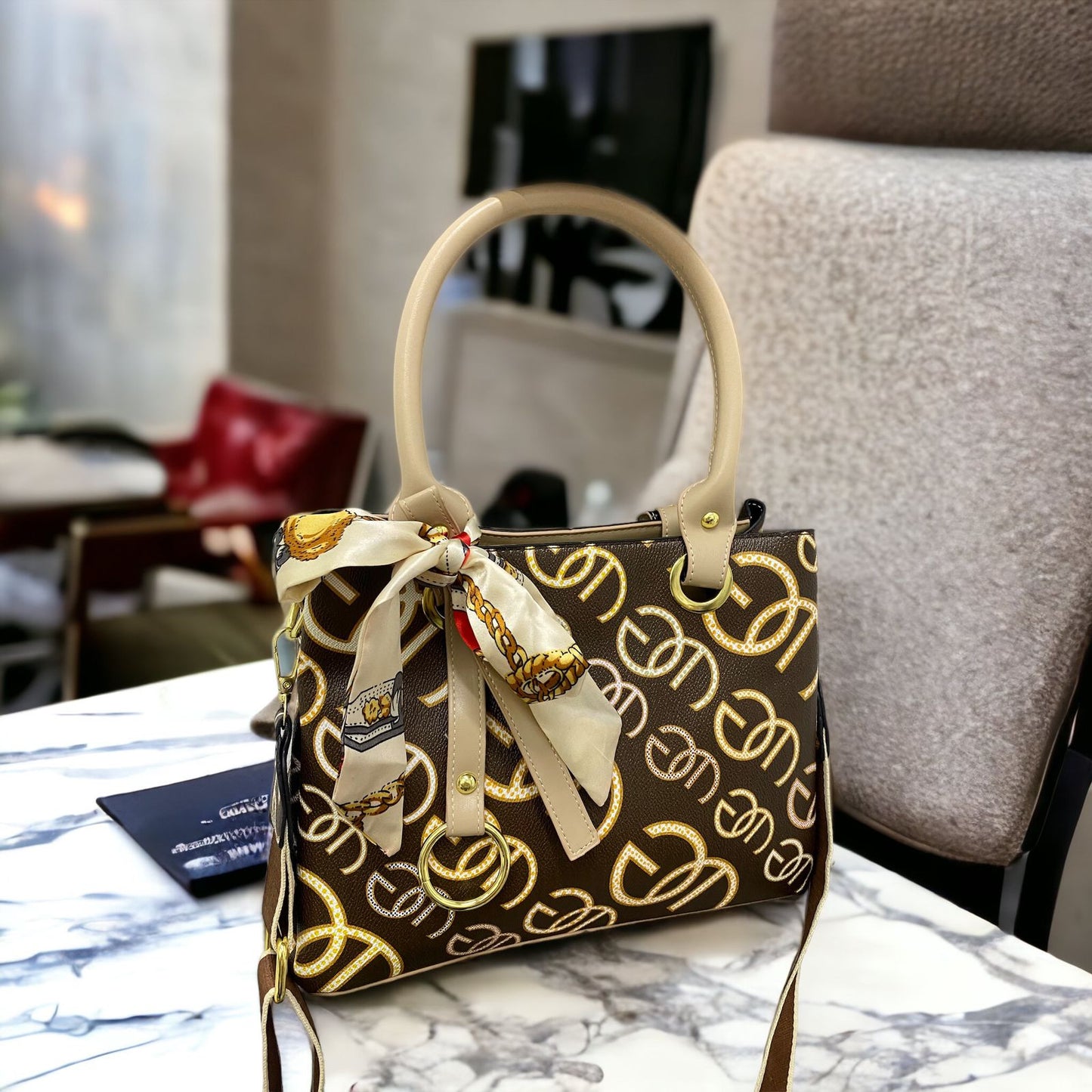 Bolso de Mano Versátil