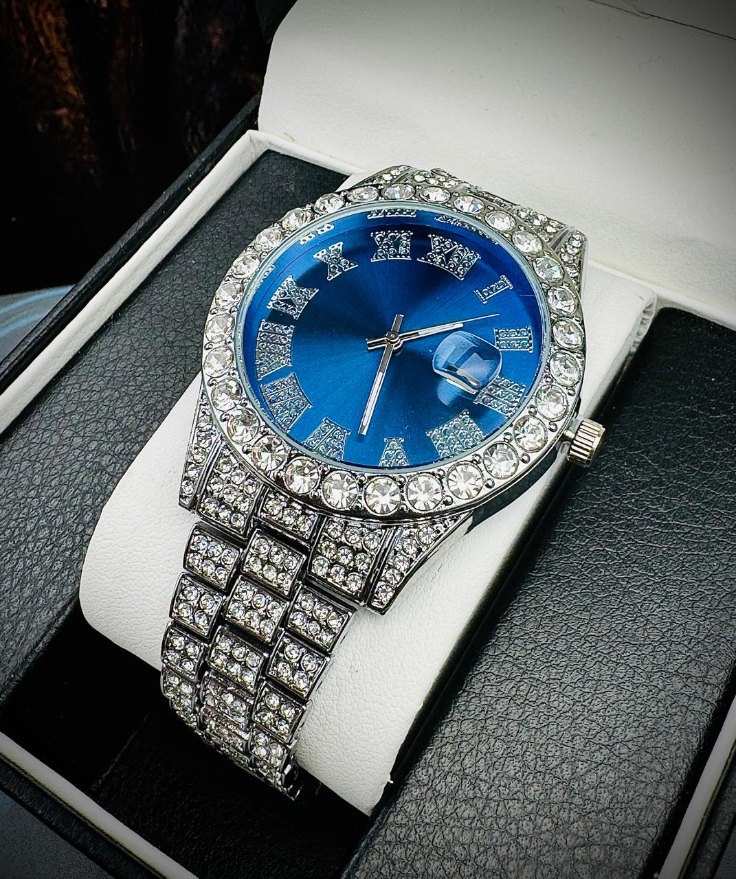 Reloj Cubano – Estilo y Brillo Imponente