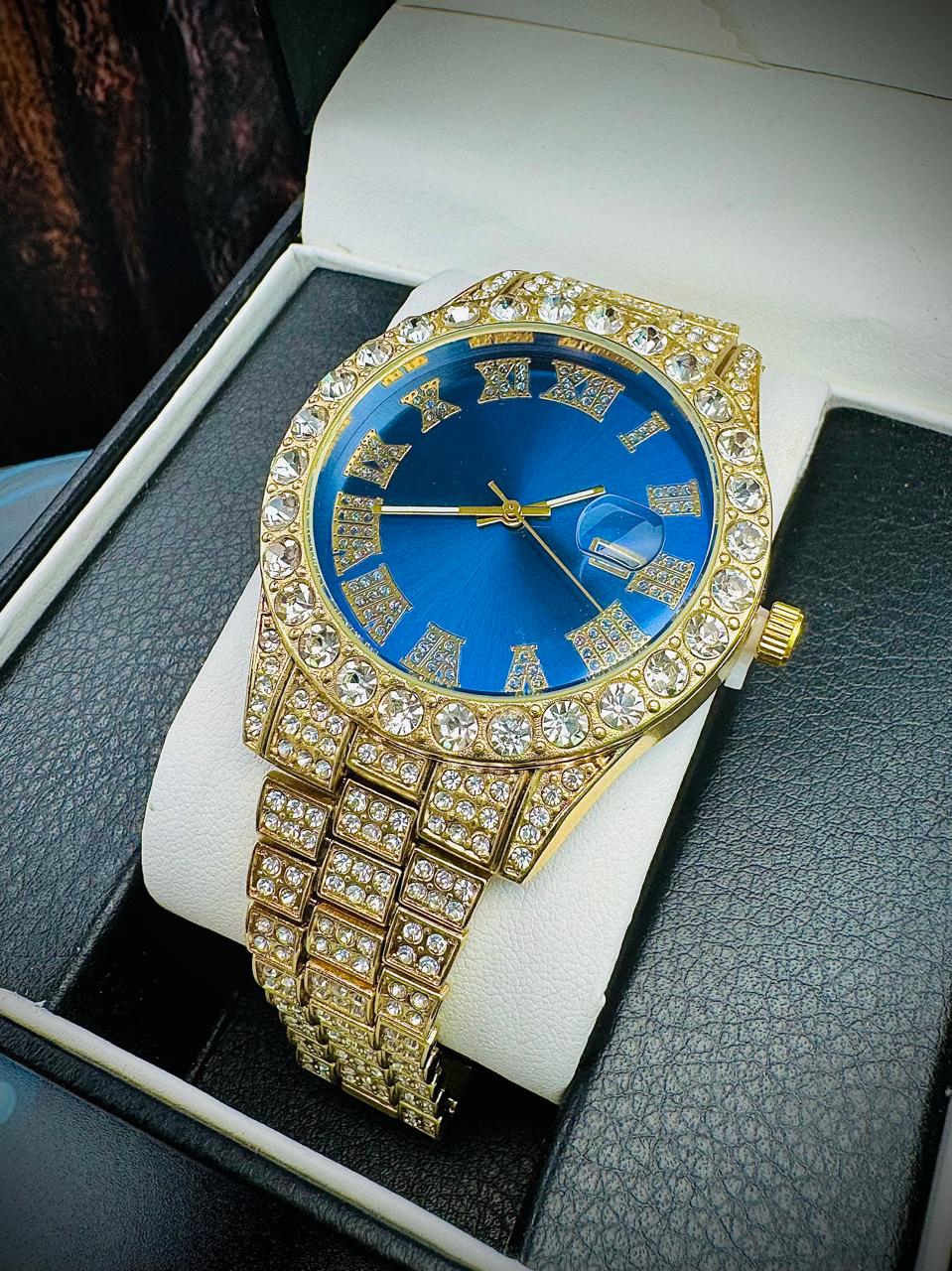 Reloj Cubano – Estilo y Brillo Imponente