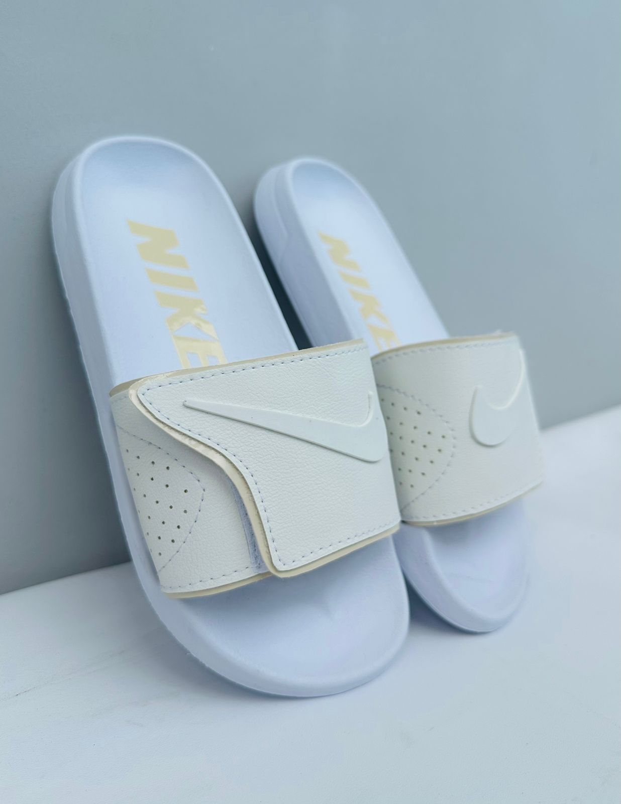 Sandalia Deportiva Tipo Nike – Réplica de Alta Calidad